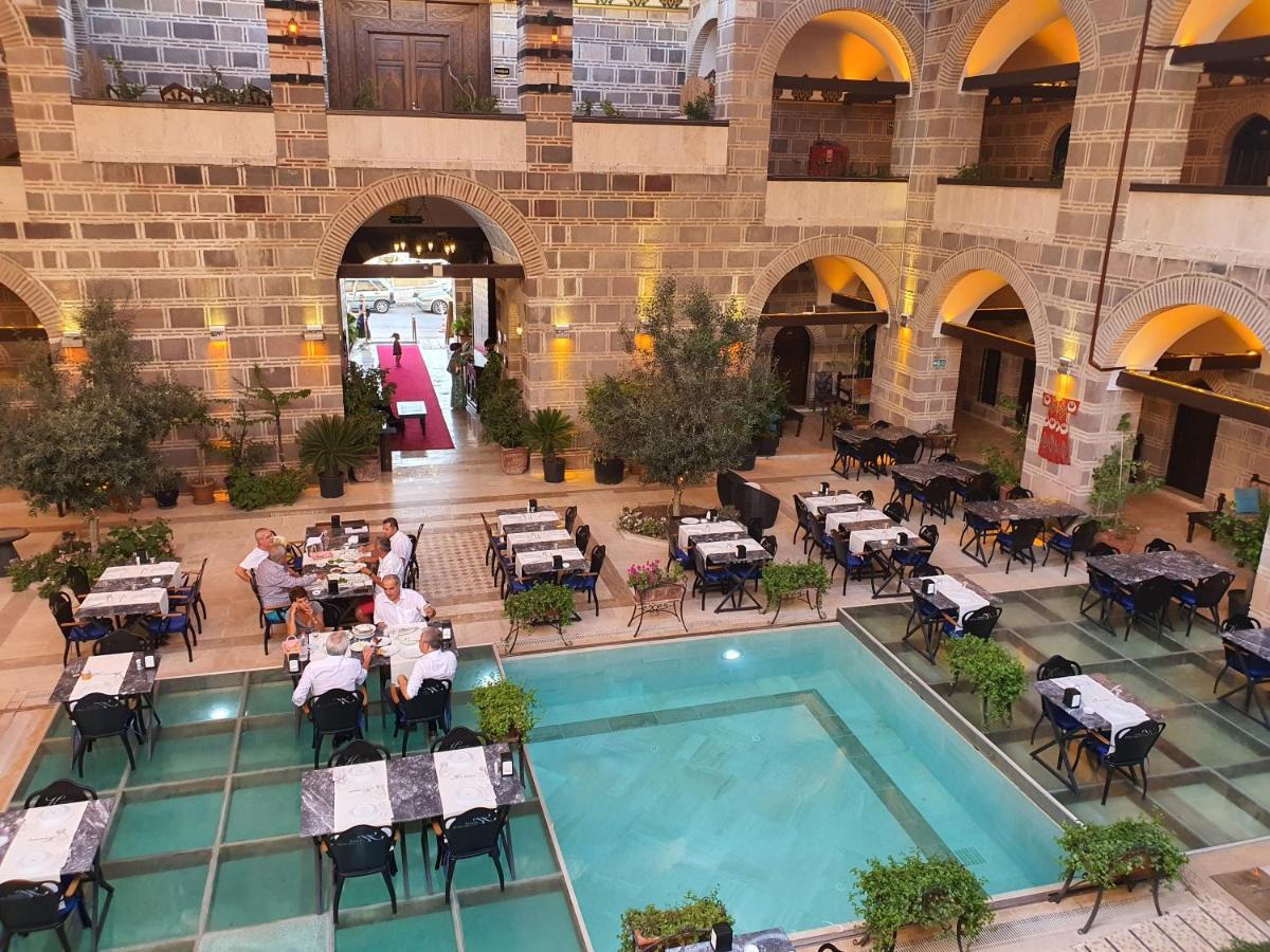Cesme Kanuni Kervansaray Historical Hotel Kültér fotó