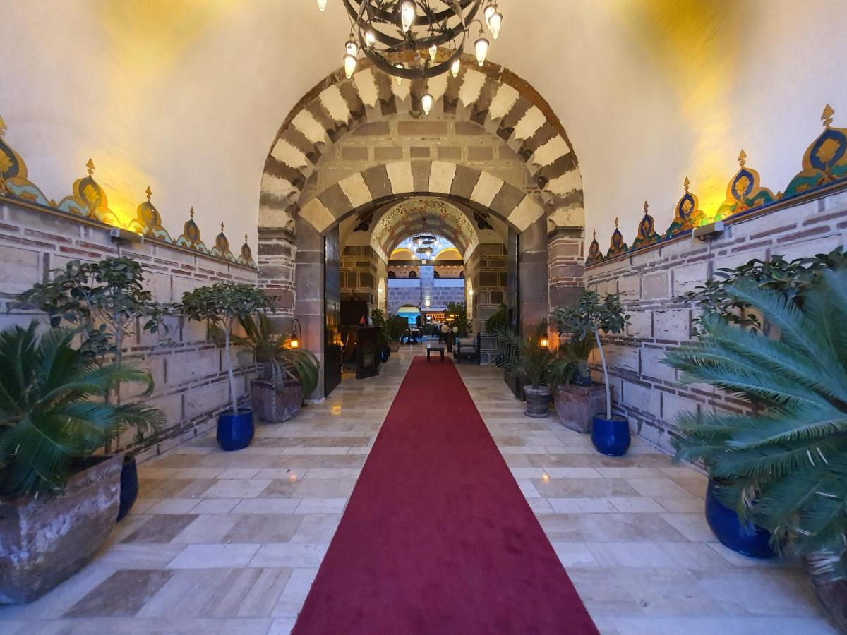Cesme Kanuni Kervansaray Historical Hotel Kültér fotó