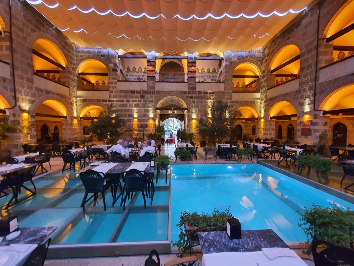 Cesme Kanuni Kervansaray Historical Hotel Kültér fotó