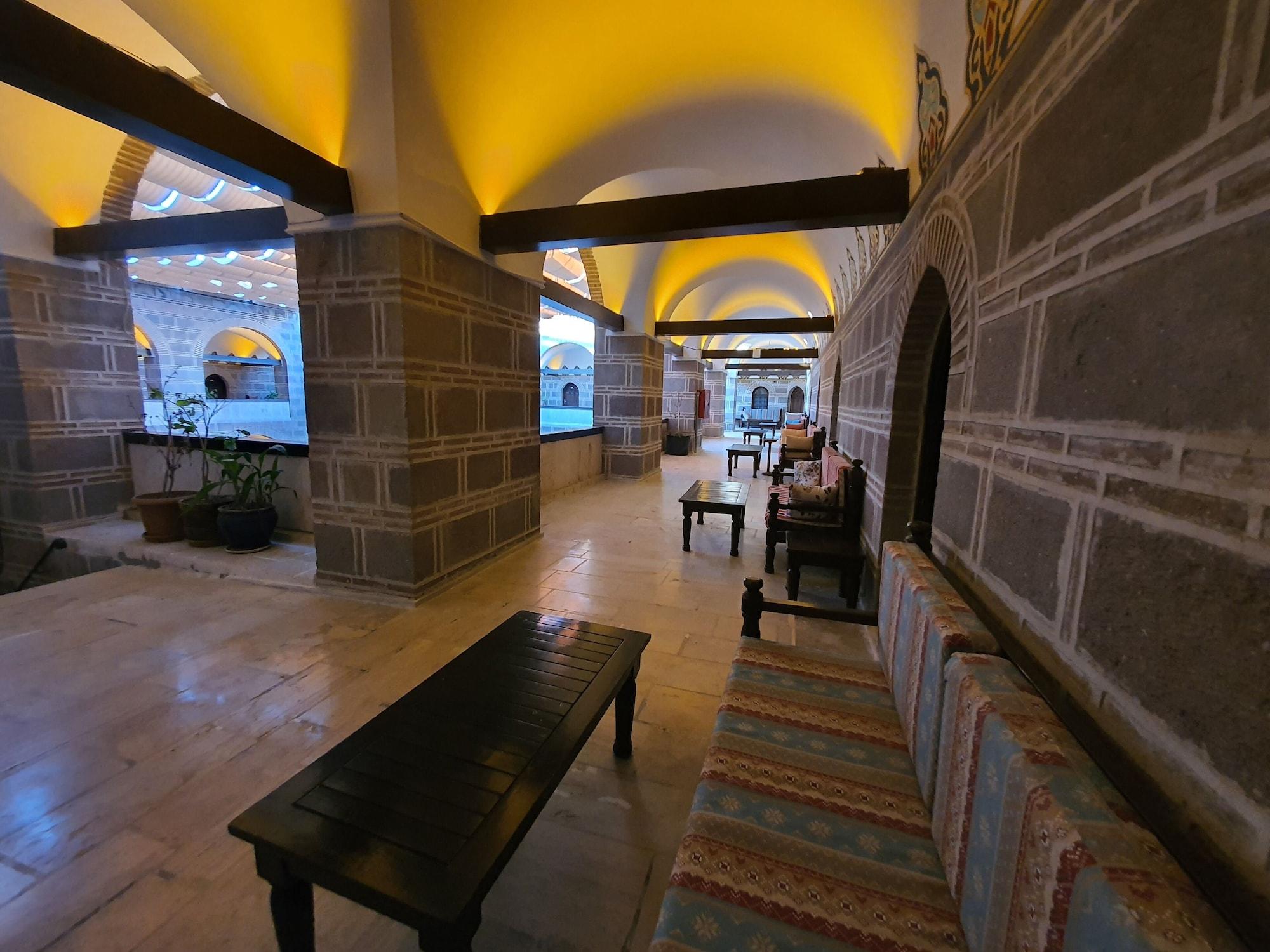 Cesme Kanuni Kervansaray Historical Hotel Kültér fotó