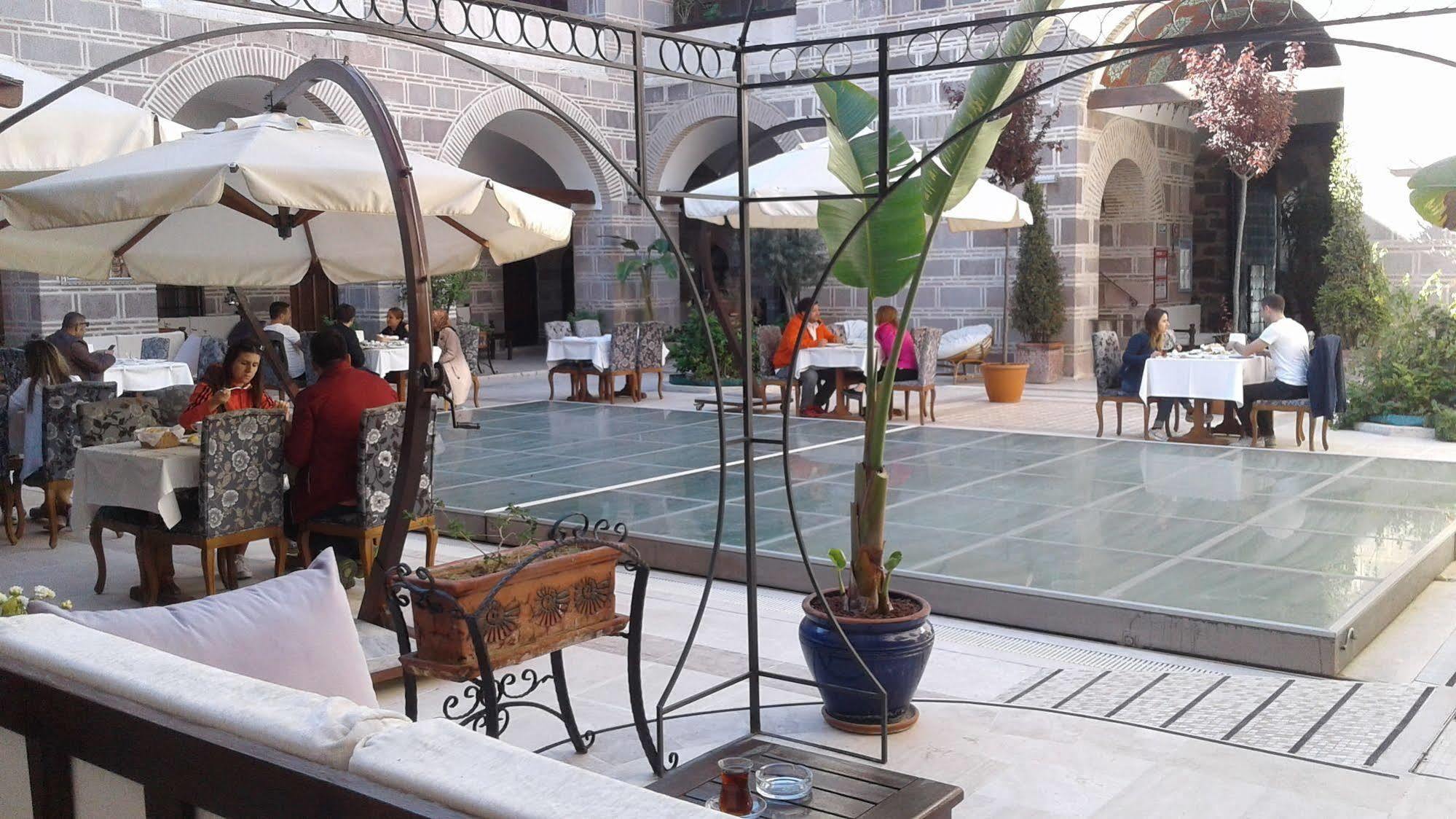Cesme Kanuni Kervansaray Historical Hotel Kültér fotó