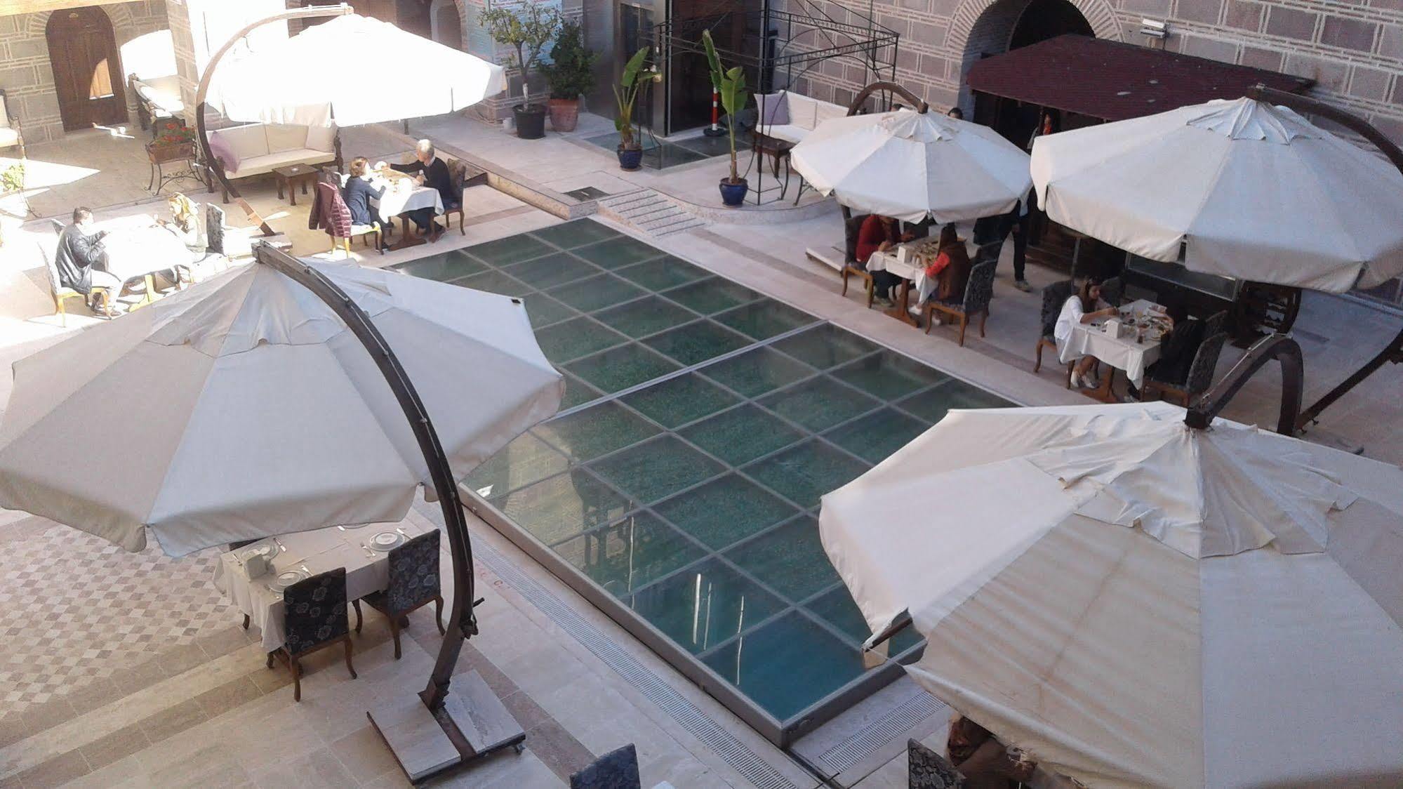 Cesme Kanuni Kervansaray Historical Hotel Kültér fotó