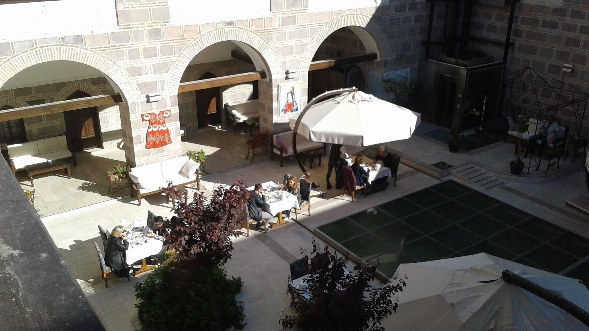Cesme Kanuni Kervansaray Historical Hotel Kültér fotó
